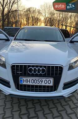 Позашляховик / Кросовер Audi Q7 2015 в 