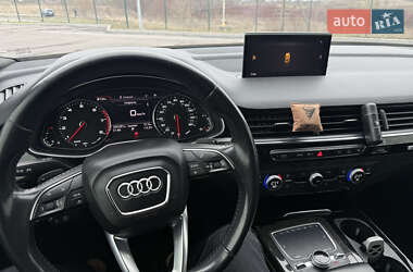 Позашляховик / Кросовер Audi Q7 2017 в 