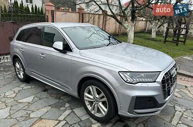 Внедорожник / Кроссовер Audi Q7 2020 в 
