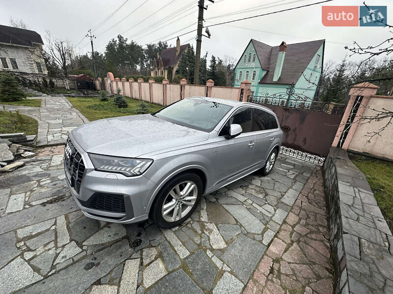 Внедорожник / Кроссовер Audi Q7 2020 в Киеве