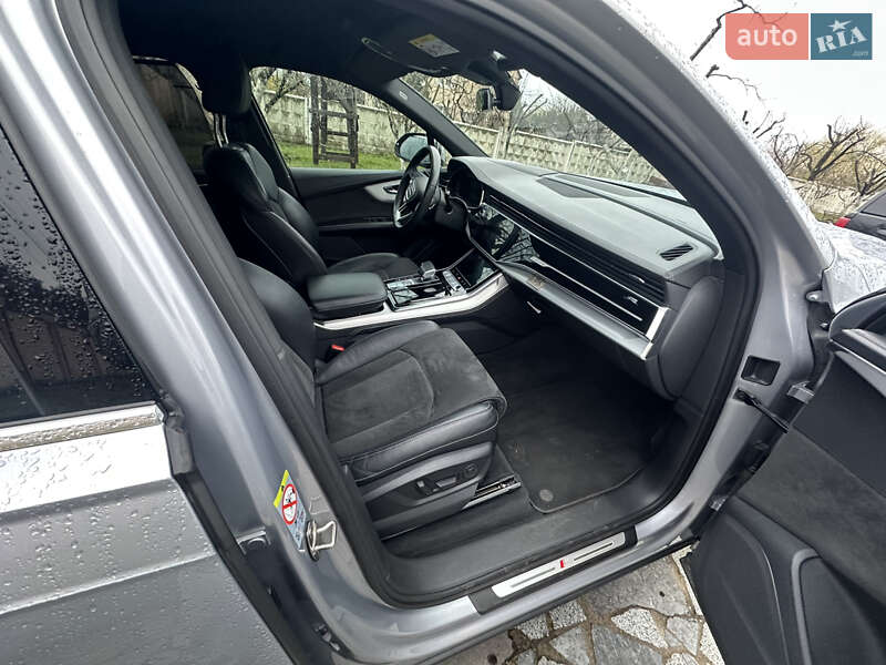 Внедорожник / Кроссовер Audi Q7 2020 в Киеве