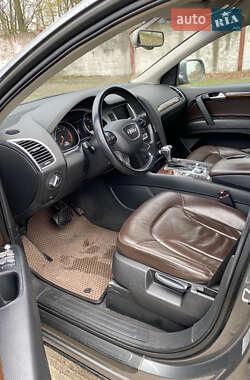 Внедорожник / Кроссовер Audi Q7 2013 в 