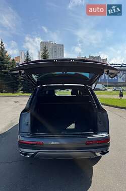 Внедорожник / Кроссовер Audi Q7 2020 в 