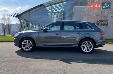 Внедорожник / Кроссовер Audi Q7 2020 в 