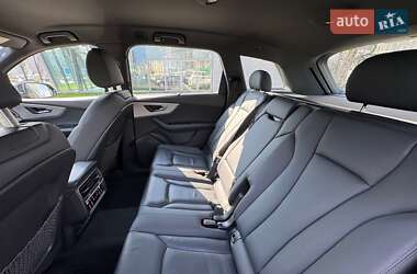 Внедорожник / Кроссовер Audi Q7 2020 в 