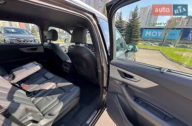 Внедорожник / Кроссовер Audi Q7 2020 в 
