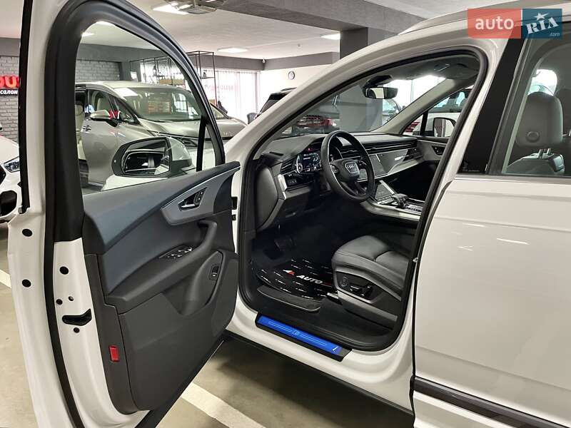 Позашляховик / Кросовер Audi Q7 2025 в Львові