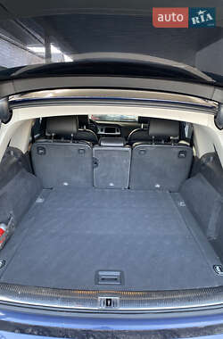Позашляховик / Кросовер Audi Q7 2013 в 