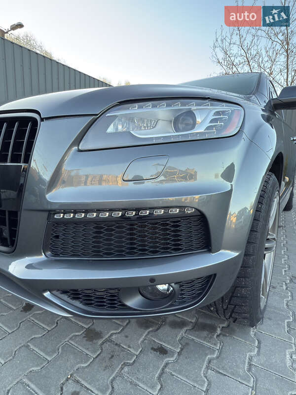 Позашляховик / Кросовер Audi Q7 2015 в Києві
