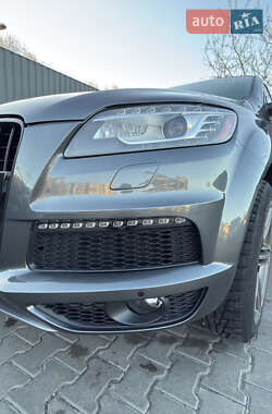 Позашляховик / Кросовер Audi Q7 2015 в 