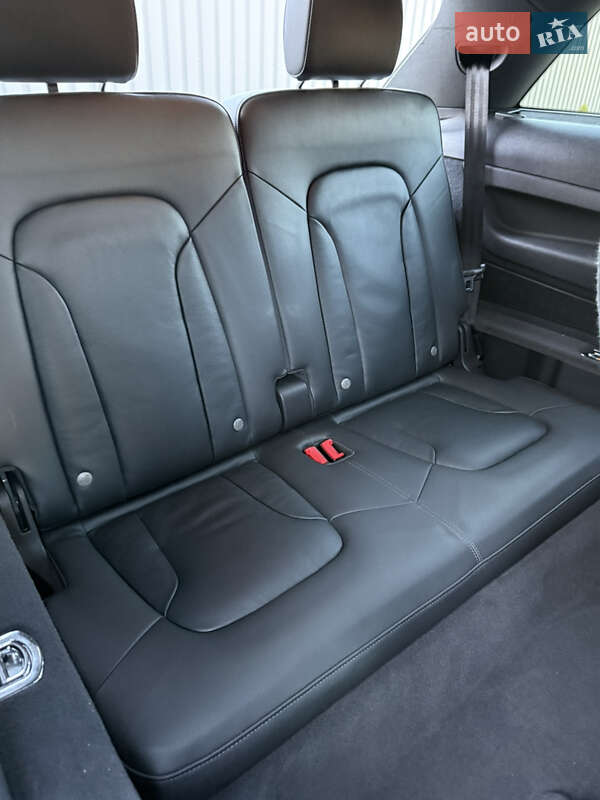 Позашляховик / Кросовер Audi Q7 2015 в Києві