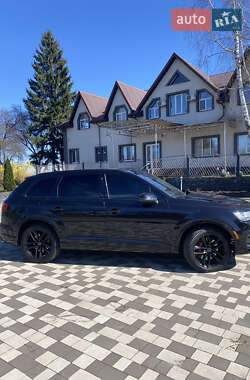 Позашляховик / Кросовер Audi Q7 2016 в 
