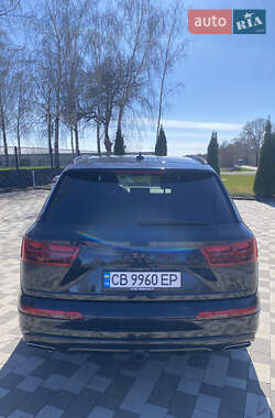Позашляховик / Кросовер Audi Q7 2016 в 