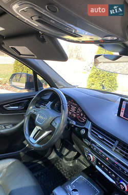 Позашляховик / Кросовер Audi Q7 2016 в 
