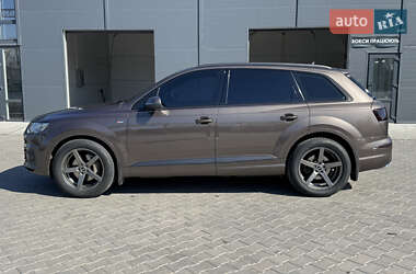 Внедорожник / Кроссовер Audi Q7 2018 в 
