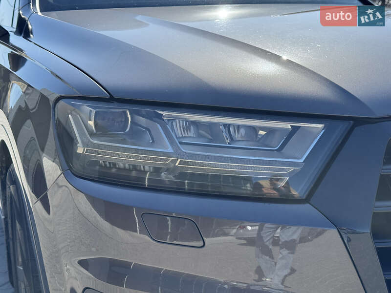 Внедорожник / Кроссовер Audi Q7 2018 в Звягеле