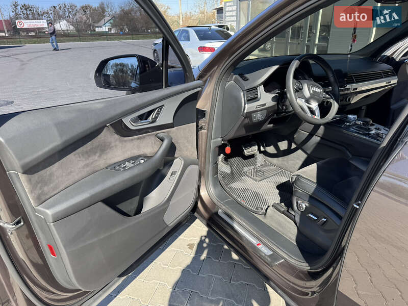 Внедорожник / Кроссовер Audi Q7 2018 в Звягеле