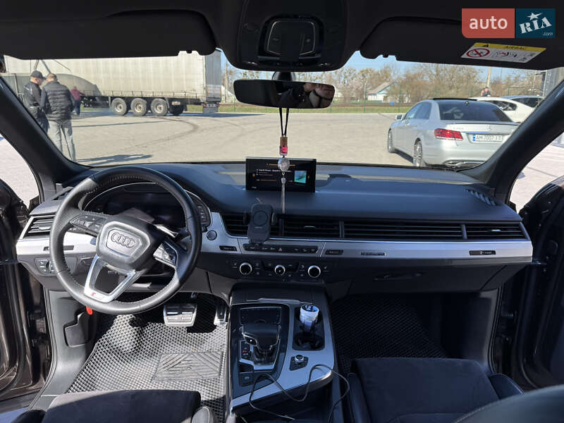 Внедорожник / Кроссовер Audi Q7 2018 в Звягеле