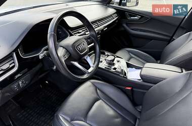 Внедорожник / Кроссовер Audi Q7 2018 в 