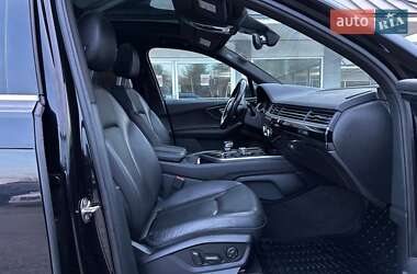 Внедорожник / Кроссовер Audi Q7 2017 в 