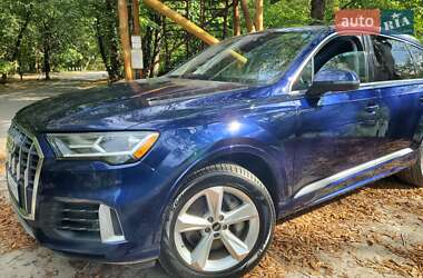 Позашляховик / Кросовер Audi Q7 2022 в 