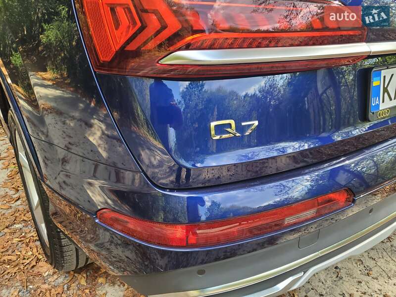 Позашляховик / Кросовер Audi Q7 2022 в Києві