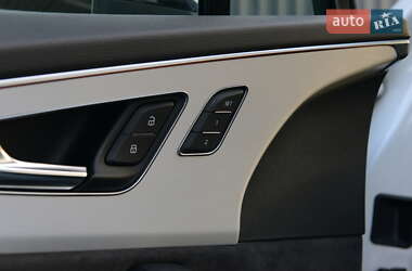 Внедорожник / Кроссовер Audi Q7 2021 в 