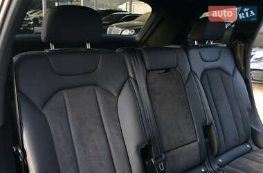 Внедорожник / Кроссовер Audi Q7 2021 в 