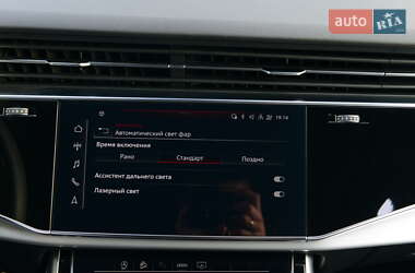 Внедорожник / Кроссовер Audi Q7 2021 в 