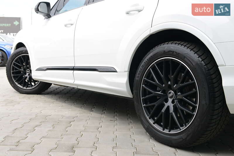 Внедорожник / Кроссовер Audi Q7 2022 в Мукачево