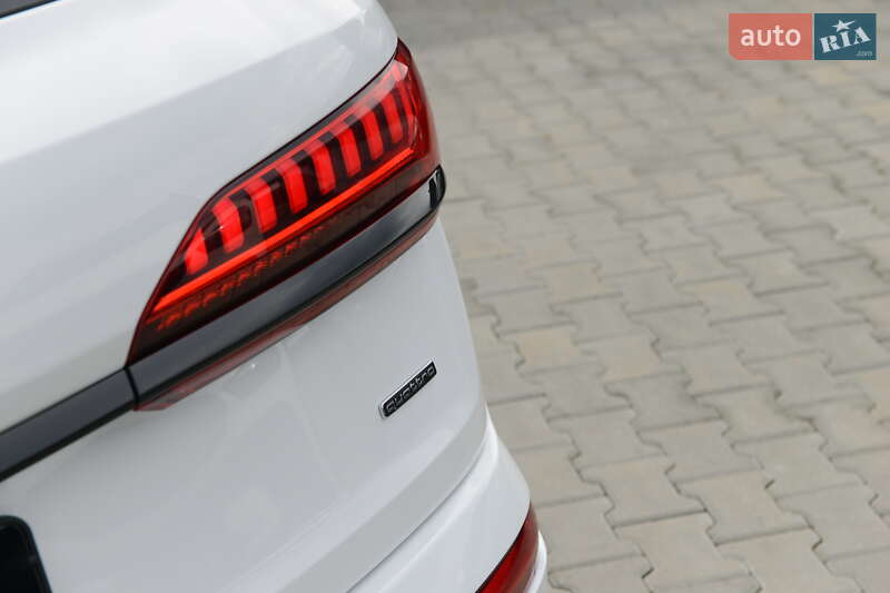 Внедорожник / Кроссовер Audi Q7 2022 в Мукачево