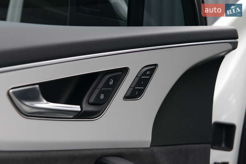 Внедорожник / Кроссовер Audi Q7 2022 в Мукачево