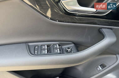 Позашляховик / Кросовер Audi Q7 2018 в 