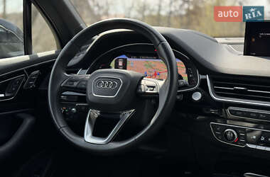 Позашляховик / Кросовер Audi Q7 2018 в 