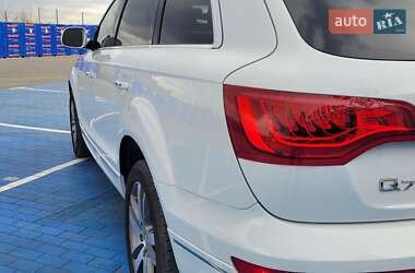Внедорожник / Кроссовер Audi Q7 2012 в 