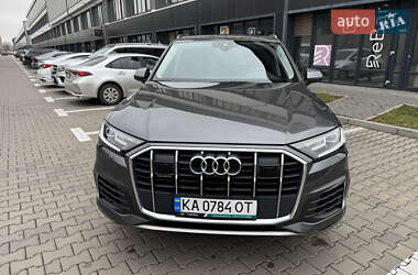 Позашляховик / Кросовер Audi Q7 2019 в 