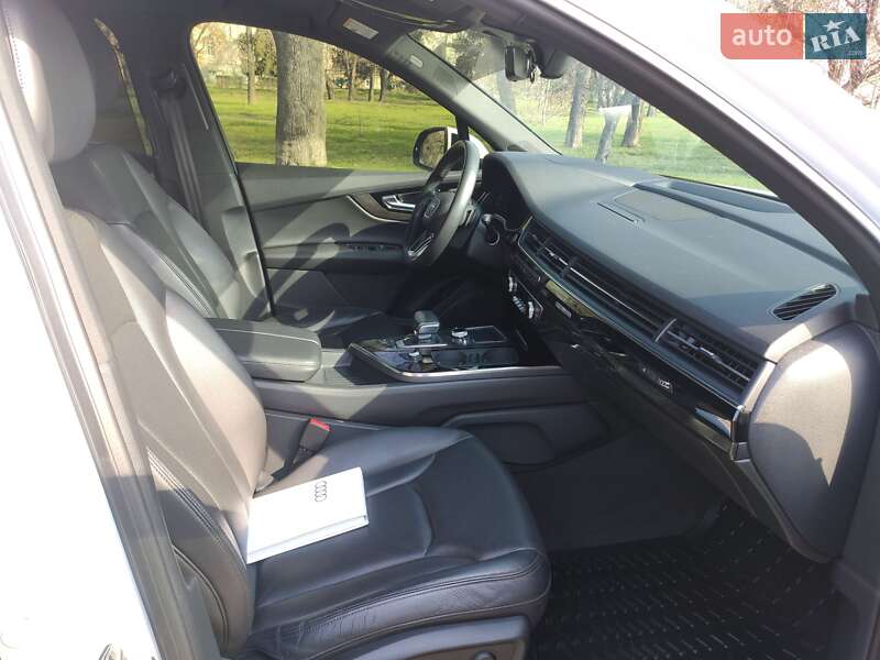 Позашляховик / Кросовер Audi Q7 2019 в Чугуєві