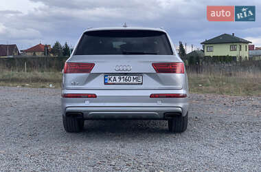 Внедорожник / Кроссовер Audi Q7 2018 в 
