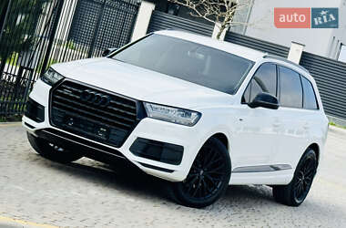 Внедорожник / Кроссовер Audi Q7 2016 в 