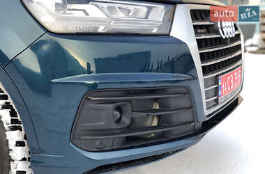 Внедорожник / Кроссовер Audi Q7 2017 в 