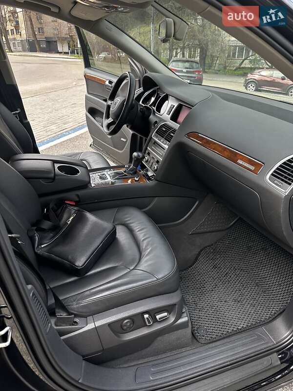 Внедорожник / Кроссовер Audi Q7 2013 в Днепре