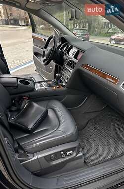 Внедорожник / Кроссовер Audi Q7 2013 в 