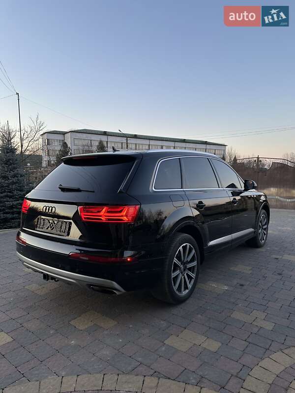 Позашляховик / Кросовер Audi Q7 2016 в Івано-Франківську