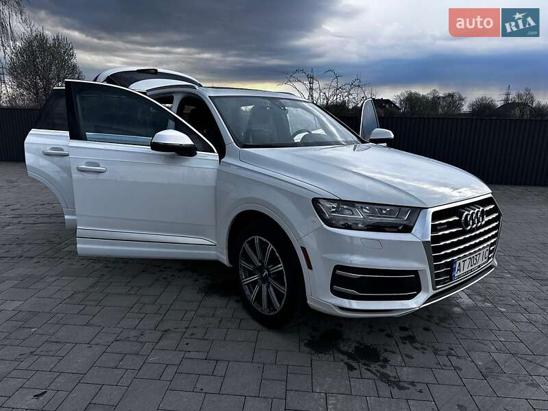 Внедорожник / Кроссовер Audi Q7 2016 в Брошневе-Осаде