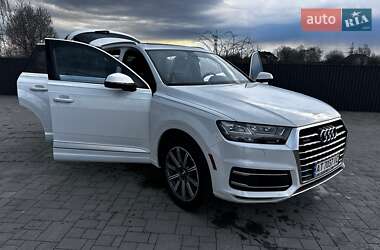 Внедорожник / Кроссовер Audi Q7 2016 в 