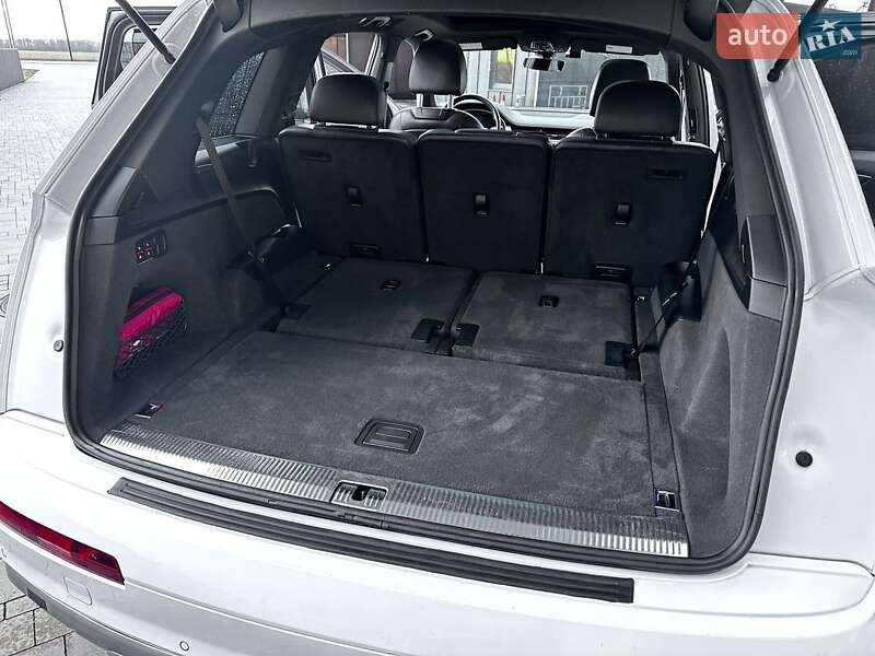 Внедорожник / Кроссовер Audi Q7 2016 в Брошневе-Осаде