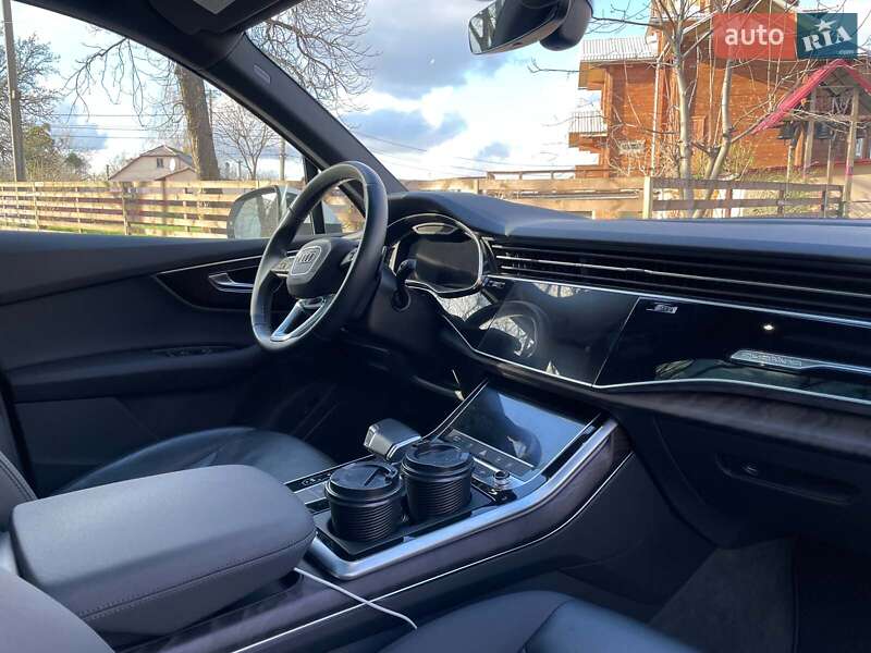Внедорожник / Кроссовер Audi Q7 2020 в Киеве