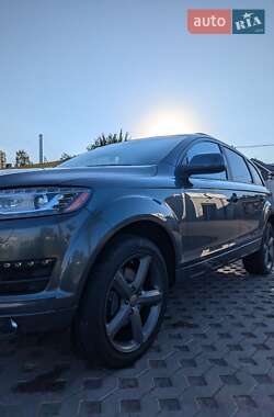 Внедорожник / Кроссовер Audi Q7 2015 в 
