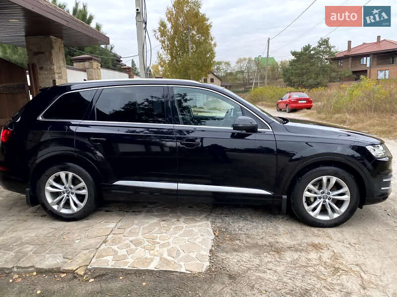 Позашляховик / Кросовер Audi Q7 2016 в Дніпрі