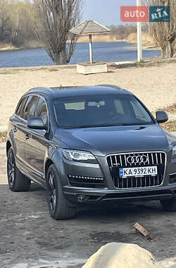 Внедорожник / Кроссовер Audi Q7 2015 в 